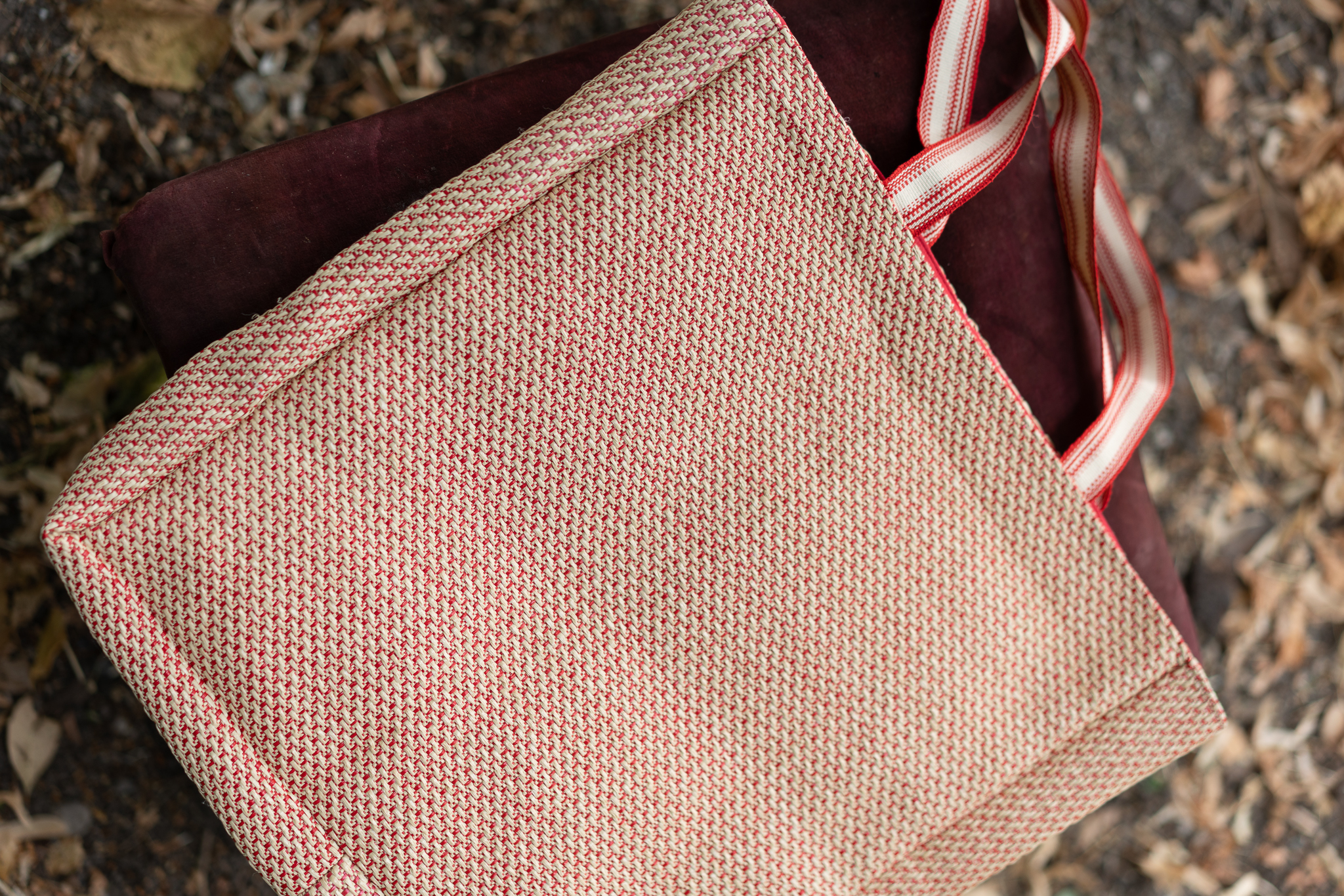 Vintage Rattan Shoulder Bag with Straps Design 2 - Image 4