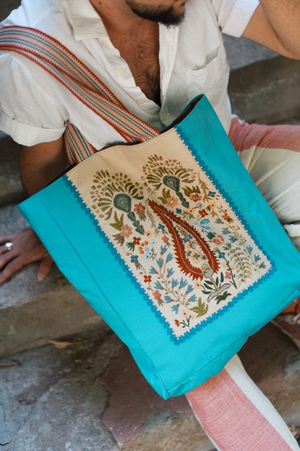 Shoulder Bag with Vintage Embroidery in Light Blue