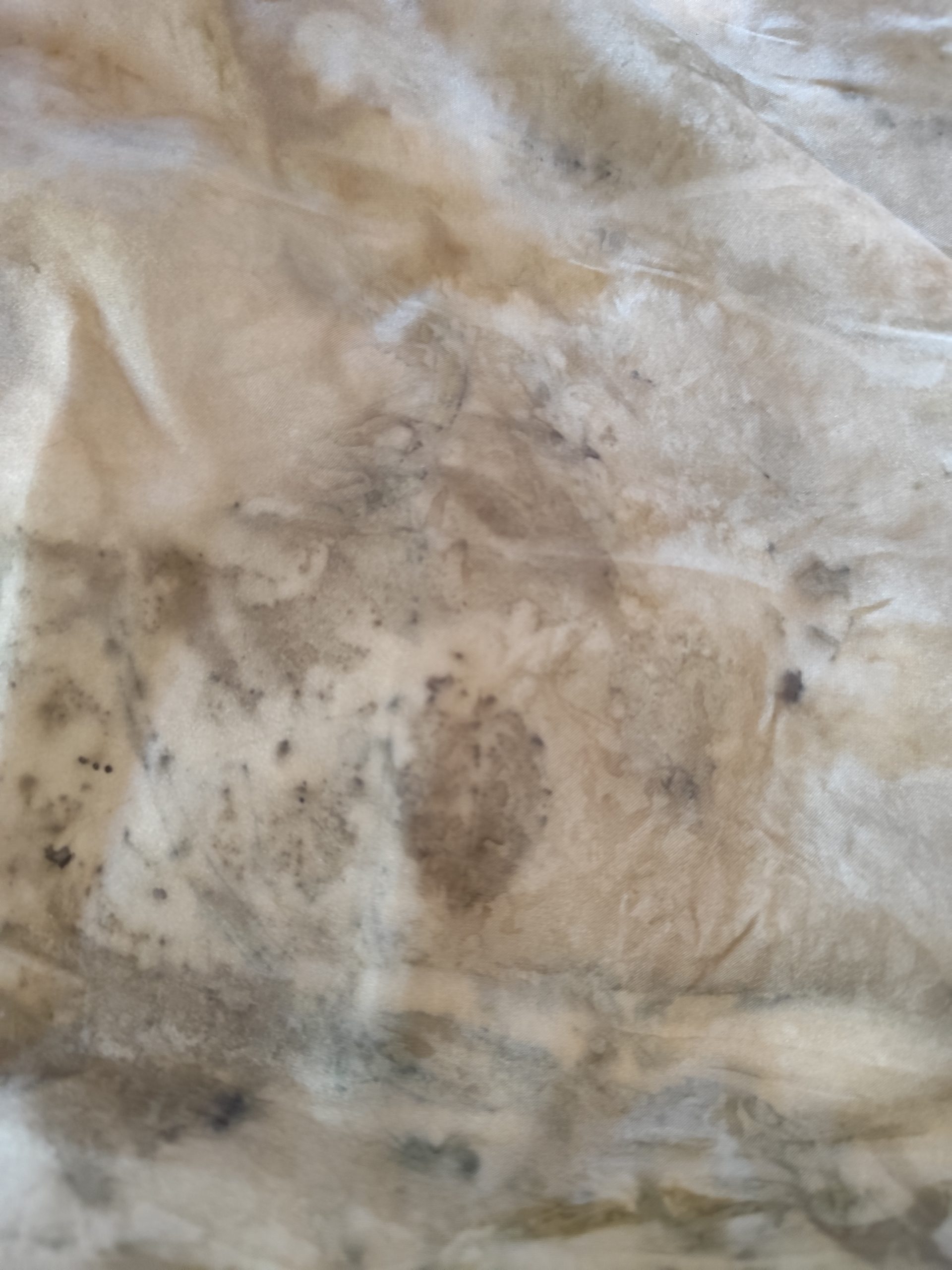 Silk scarf with natural dyes - Image 2