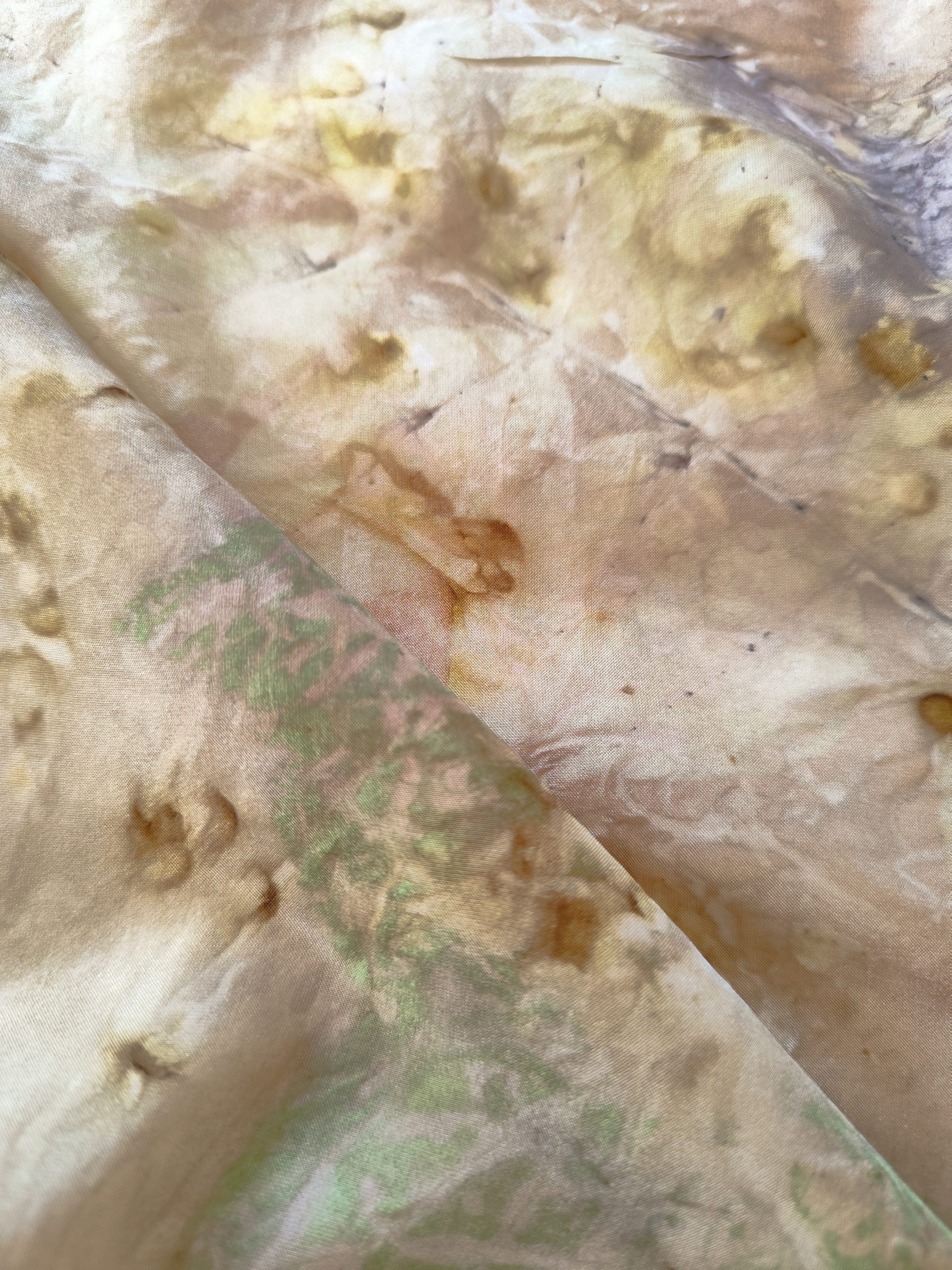 Silk scarf with natural dyes - Image 4
