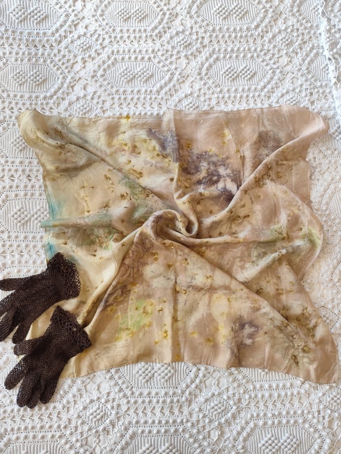 Silk scarf with natural dyes